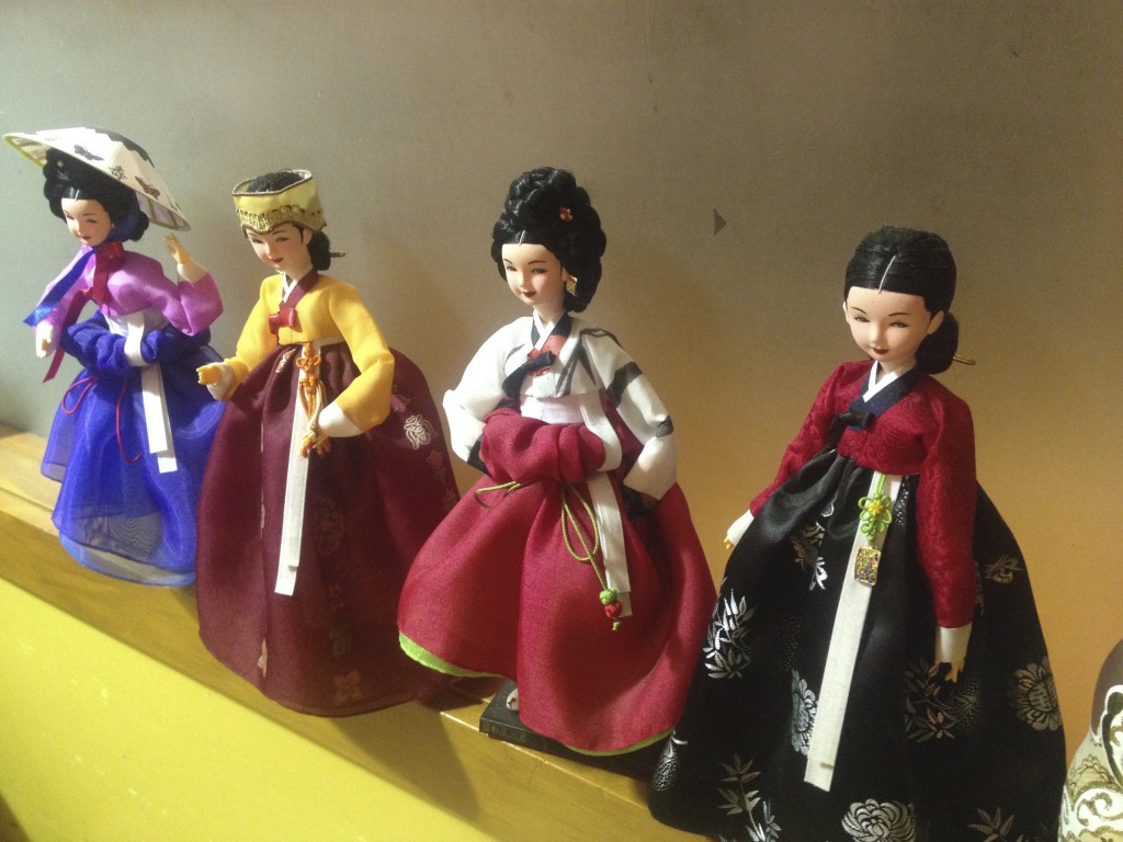 Cute asian ornamental figurines